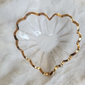 Mikasa gold Trim heart in excellent condition  😍